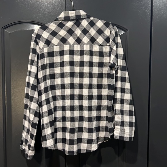 Black and white flannel shirt from Amazon - Picture 5 of 7